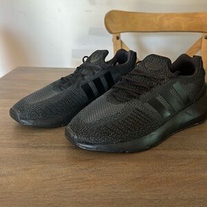 New Men’s Adidas Swift Run 22